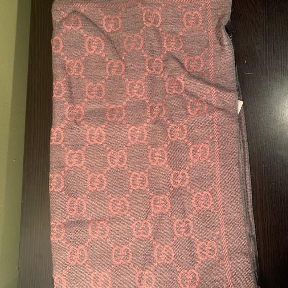 GG Womens Wool Scarf Graphite/Pink - NEW
WITH TAGS - Picture 7 of 8